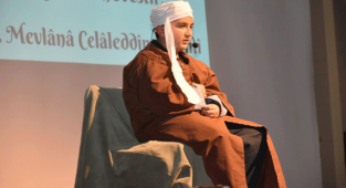 Mümine Hatun Ortaokulu Öğrencilerinin "Üç Kapı Bir Yunus" İsimli Tiyatro Oyunu Sahnelendi