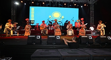 6. ULUSLARARASI KARAMAN TÜRK DÜNYASI ŞÖLENİ MUHTEŞEM BİR KONSERLE SONA ERDİ