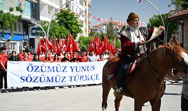 749. Türk Dil Bayramı etkinlikleri kapsamında düzenlenen Türk Dili Yürüyüşü’ne katılarak dilimize sahip çıkmanın gururunu hep birlikte yaşadık. 