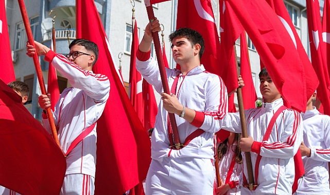 Karaman’da 749. Türk Dil Bayramı Coşkusu: “Türk Dili Hoşgörü Yürüyüşü” Gerçekleştirildi