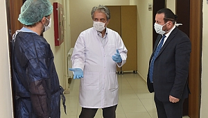 REKTÖR AKGÜL, KOVİD-19 ANALİZ SÜRECİNİ YERİNDE İNCELEDİ