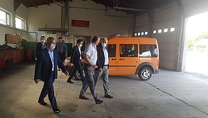 Çağlayan; “Salgın sürecinin en büyük sıkıntısını çekenlerden birinin de esnaflar olduğunu belirterek, Ramazan ayı boyunca Karaman'daki pazarcı esnaflarımıza, berber ve kuaför esnafımıza ziyaretlerde bulunduk.