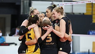 VakıfBank namağlup liderliğini sürdürüyor