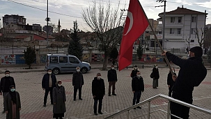 İstiklal Marşı'mız 7'den 77'ye Hep Birlikte Söylendi