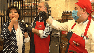 FAİK ÖZTÜRK’TEN SAFİYE SOYMAN’A ÇİĞKÖFTEDEN PASTA