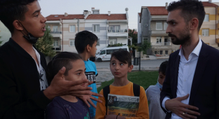 KARAMAN AK GENÇLİK’TEN MAHALLE BULUŞMALARI