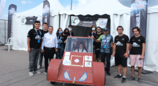 LİSELİ GENÇLER TEKNOFEST ELEKTRİKLİ ARAÇ YARIŞLARINDA YARIŞTI!