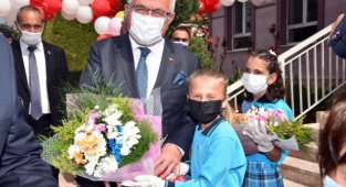 REKTÖR NAMIK AK, İLKÖĞRETİM HAFTASI ETKİNLİKLERİNE KATILDI