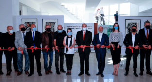 KKTC Cumhurbaşkanı Ersin Tatar,  Yakın Doğu Üniversitesi Diş Hekimliği Fakültesi Sergi Salonu’nda “Doğa Yansımaları” adlı sergiyi ziyarete açtı