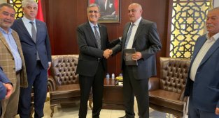 KONUK GÖREVİ ERKOYUNCU’YA DEVRETTİ,