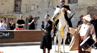 MASTERCHEF TÜRKİYE YARIŞMASINDA KARAMAN TANITILDI
