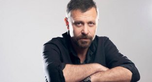 NEJAT İŞLER: “EĞLENİYORSAK TELEFON REHBERİ BİLE OYNARIM”