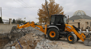 ŞEHİR MEZARLIĞI GİRİŞİNE OTOPARK YAPILIYOR