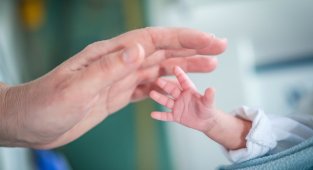 COVID OLSANIZ DA PREMATÜRE BEBEĞİNİZİ EMZİRİN!