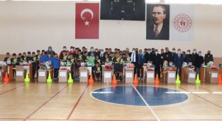 KARAMAN’DA AMATÖR SPOR KULÜPLERİNE MALZEME DESTEĞİ