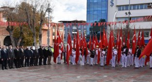 “Öğretmenler Geleceğin Sanatkârlarıdır”