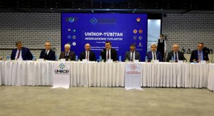 REKTÖR NAMIK AK, UNİKOP-TÜBİTAK DEĞERLENDİRME TOPLANTISINA KATILDI