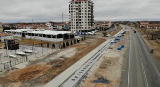 SAĞLIKLI YOL PROJESİ (BİSİKLET VE YÜRÜYÜŞ YOLU) ÇALIŞMALARI HIZLA DEVAM EDİYOR
