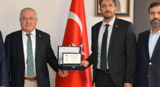GİV TEMSİLCİLERİ REKTÖR NAMIK AK'I ZİYARET ETTİ