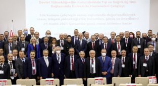 REKTÖR NAMIK AK, 'ÜNİVERSİTE HASTANELERİ ÇALIŞTAYI'NA KATILDI