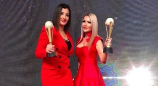 Esin Yum, yılın televizyon programcısı ödülünü aldı