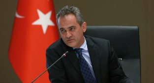 Milli Eğitim Bakanı Özer'den uzaktan eğitim açıklaması