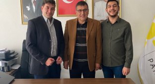 İYİ Parti'ye Üye Katılımları Devam Ediyor.