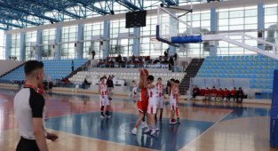 KARAMAN, BASKETBOL U14 BÖLGE ŞAMPİYONASI MAÇLARINA EV SAHİPLİĞİ YAPTI