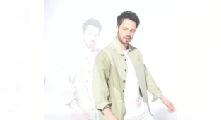 Murat Boz instagram hesabından sonun da ‘Çok Yakında’ yazan bir video paylaştı.