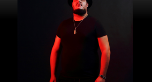 Yaptığı müzik tüm dünyanın dilinde