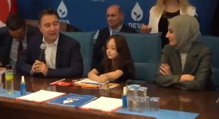 ALİ BABACAN ÇOCUKLARLA OYUN OYNADI