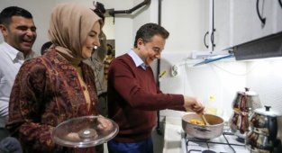 ALİ BABACAN, ÖĞRENCİ EVLERİNE KONUK OLDU