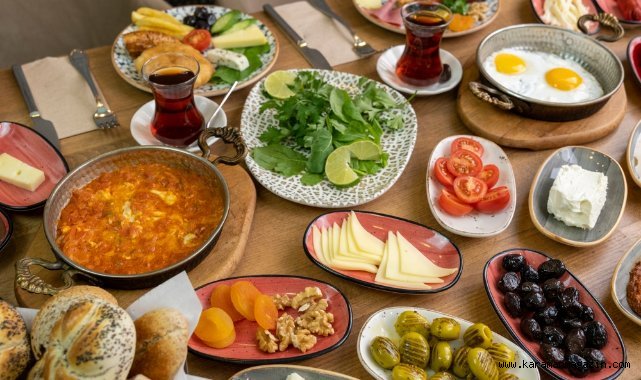 BAYRAMDA SAĞLIKLI BESLENMENİN 7 KURALI!