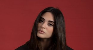 Esma Kızılkan – “Yıldızlara Basarak Gel”