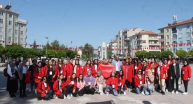 DENİZLİ’DEN GELEN GENÇLER KARAMAN’A HAYRAN KALDI