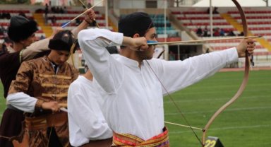 GELENEKSEL TÜRK OKÇULUĞUNUN KALBİ KARAMAN’DA ATTI