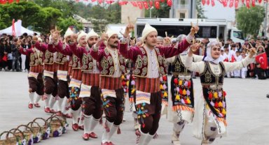 KARAMAN’DA 19 MAYIS COŞKUYLA KUTLANDI