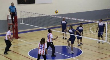KURUMLAR ARASI VOLEYBOL MAÇLARINDA HEYECAN DEVAM EDİYOR