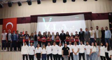 TÜRKİYE’NİN ENGEL TANIMAZ KADINLARI GENÇLERLE BULUŞTU