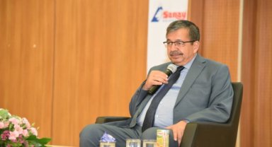 YAZAR HAYATİ İNANÇ KMÜ’DE SEVENLERİ İLE BULUŞTU