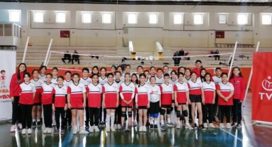 FABRİKA VOLEYBOL OKULU KARAMAN’DA YOĞUN İLGİ GÖRÜYOR