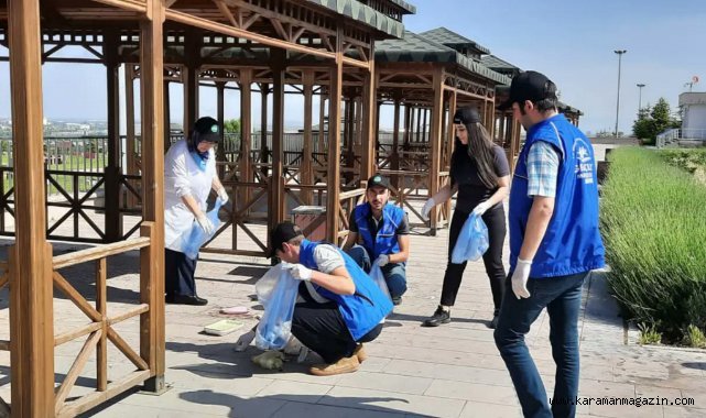 KARAMAN’DA GÖNÜLLÜ GENÇLER ÇEVRE TEMİZLİĞİ YAPTI