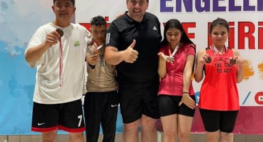 KARAMAN'IN ENGEL TANIMAZ SPORCULARINDAN MADALYA YAĞMURU