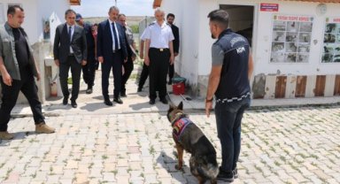 Vali Akkoyun İl Jandarma Komutanlığında Mehmetçik ile öğlen yemeği.