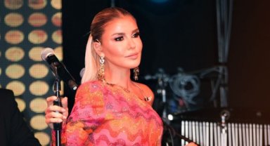 Gülben Ergen dün akşam Bodrum’da Azka Otel’de konser verdi.