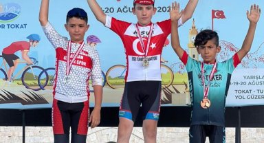 KARAMANLI PEDALLAR TOKAT’TA KÜRSÜDE