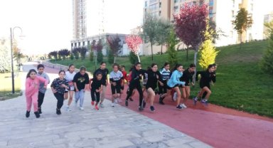 KARAMAN’DA ATLETLER CUMHURİYET İÇİN KOŞTU