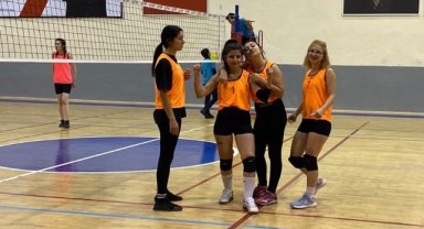 KARAMAN’DA GSB YURTLAR ARASI VOLEYBOL TURNUVASI BAŞLADI