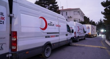KIZILAY DEPREM BÖLGESİNDEKİ SAĞLIK HİZMETLERİNİ TAKVİYE EDİYOR