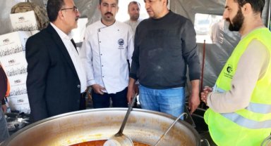 KMÜ DEPREM BÖLGESİNDE AŞEVİ KURDU